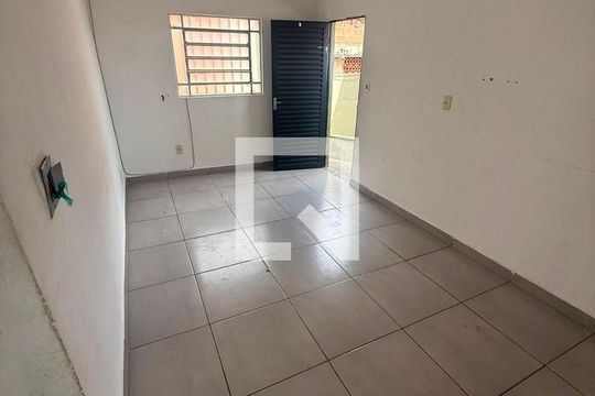 Casa para alugar com 2 quartos, 40m² em Santa Monica, Belo Horizonte