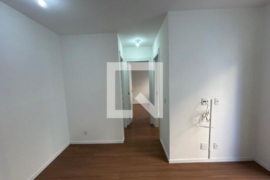 Corredor de apartamento para alugar com 2 quartos, 49m² em Cachambi, Rio de Janeiro