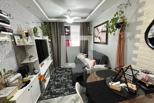 Sala de apartamento para alugar com 2 quartos, 44m² em Água Santa, Rio de Janeiro