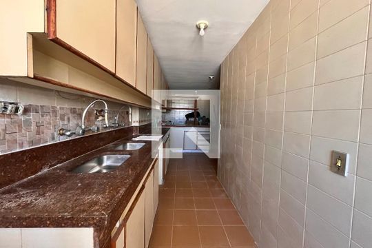 Cozinha  de apartamento para alugar com 3 quartos, 230m² em Copacabana, Rio de Janeiro