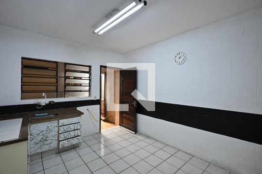 Cozinha de casa para alugar com 2 quartos, 80m² em Jardim Paris, São Paulo