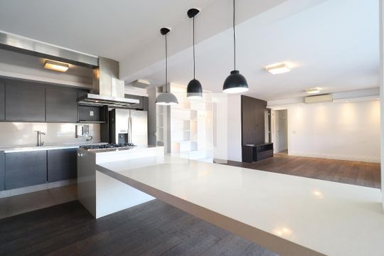Sala/Cozinha de apartamento à venda com 2 quartos, 131m² em Vila Ipojuca, São Paulo