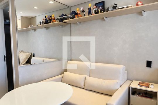 Sala/Quarto de apartamento à venda com 1 quarto, 25m² em Vila Olímpia, São Paulo