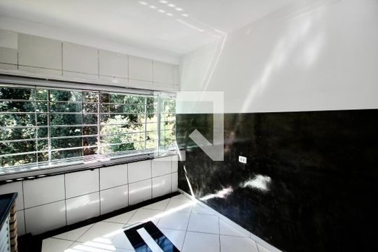 Sala/cozinha de casa de condomínio para alugar com 2 quartos, 40m² em Parque Cisper, São Paulo