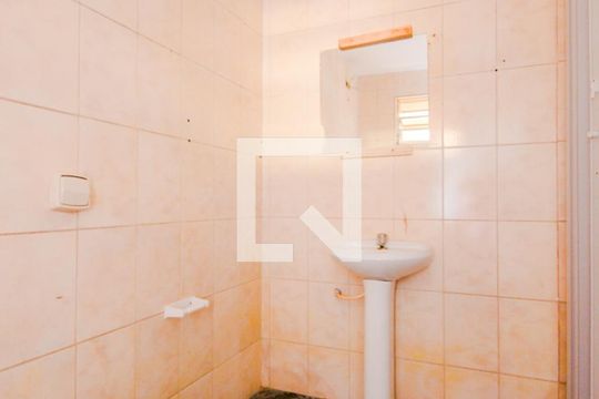 Banheiro de casa para alugar com 1 quarto, 42m² em Parque Continental Iii, Guarulhos