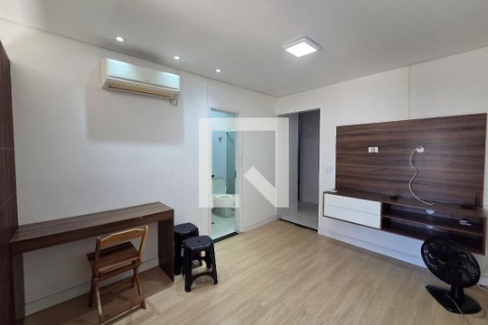 Sala de kitnet/studio para alugar com 1 quarto, 40m² em Nova Mirim, Praia Grande