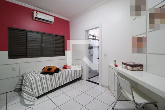 Quarto 1 - Suíte de casa para alugar com 4 quartos, 100m² em Morada da Colina, Uberlândia