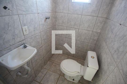 Banheiro 1 de casa para alugar com 2 quartos, 50m² em Jardim Vale das Virtudes, São Paulo