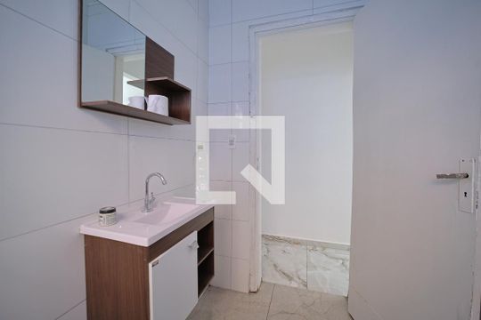 Banheiro de casa para alugar com 2 quartos, 100m² em Aricanduva, São Paulo