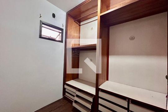 Closet do quarto 1 de casa para alugar com 3 quartos, 140m² em Alto da Mooca, São Paulo