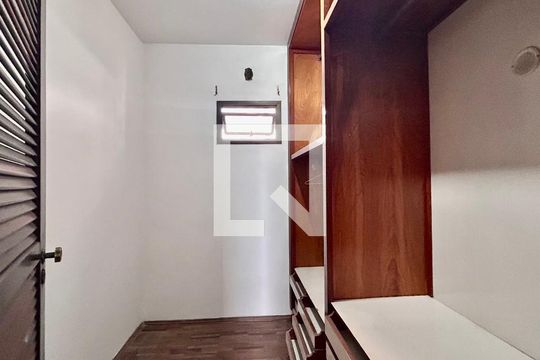 Closet do quarto 1 de casa para alugar com 3 quartos, 140m² em Alto da Mooca, São Paulo