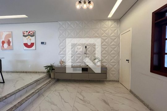 Sala de casa à venda com 3 quartos, 180m² em Castelo, Belo Horizonte