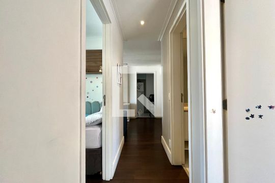Corredor de apartamento para alugar com 3 quartos, 97m² em Chácara Inglesa, São Paulo