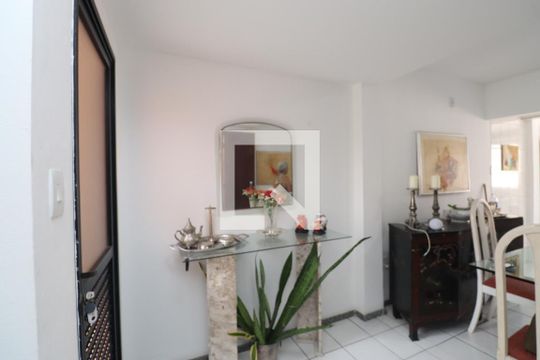 Sala de casa de condomínio para alugar com 3 quartos, 140m² em Stella Maris, Salvador