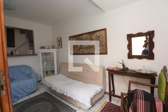Sala de casa de condomínio para alugar com 3 quartos, 140m² em Stella Maris, Salvador