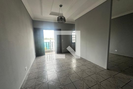 Sala de casa para alugar com 3 quartos, 115m² em Jardim Belval, Barueri