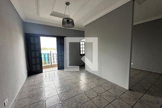 Sala de casa para alugar com 3 quartos, 115m² em Jardim Belval, Barueri