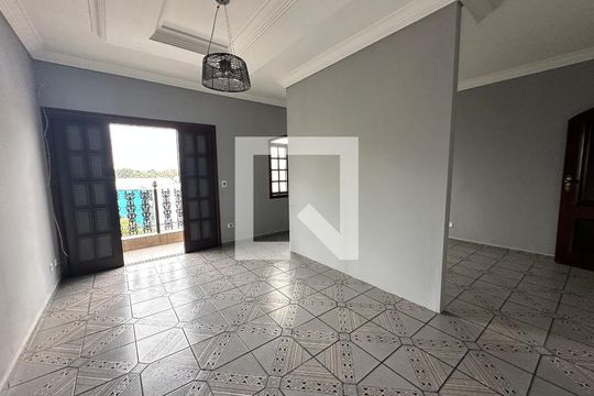 Sala de casa para alugar com 3 quartos, 115m² em Jardim Belval, Barueri