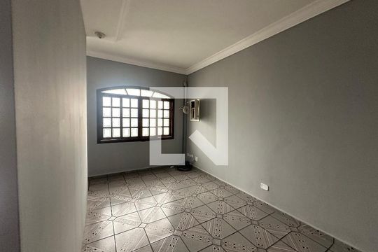 Sala de casa para alugar com 3 quartos, 115m² em Jardim Belval, Barueri