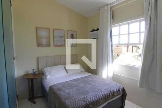 Quarto 1 - Suíte de casa de condomínio para alugar com 2 quartos, 66m² em Ogiva, Cabo Frio