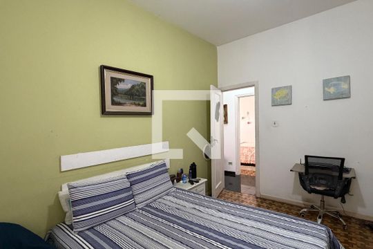 Quarto 1 de casa para alugar com 4 quartos, 200m² em Aparecida, Santos
