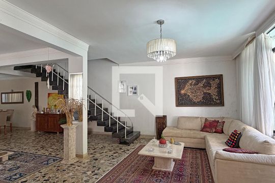 Sala de casa para alugar com 4 quartos, 200m² em Aparecida, Santos