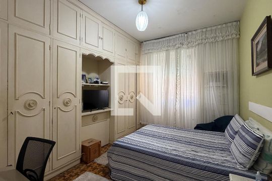 Quarto 1 de casa para alugar com 4 quartos, 200m² em Aparecida, Santos