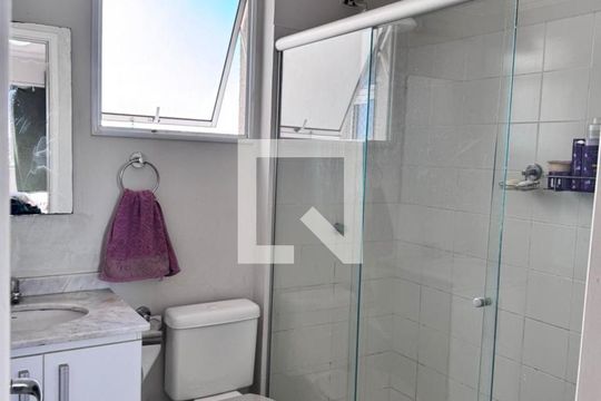Banheiro de apartamento à venda com 2 quartos, 64m² em Vila Industrial (Campinas), Campinas