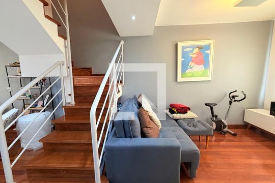Sala  de casa de condomínio para alugar com 4 quartos, 180m² em Santo Amaro, São Paulo