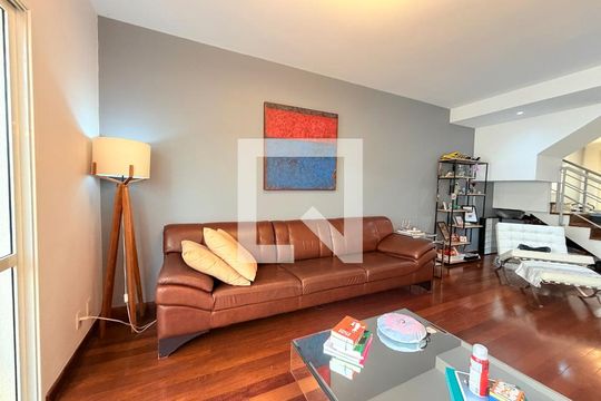 Sala  de casa de condomínio para alugar com 4 quartos, 180m² em Santo Amaro, São Paulo