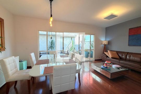 Sala  de casa de condomínio para alugar com 4 quartos, 180m² em Santo Amaro, São Paulo