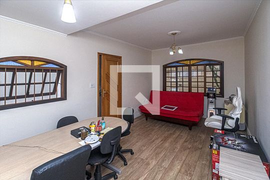 sala_4 de casa para alugar com 3 quartos, 200m² em Vila Liviero, São Paulo