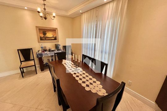 Sala de casa de condomínio à venda com 5 quartos, 128m² em Parque Santo Antonio, São Bernardo do Campo