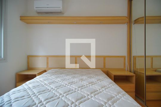 Suíte de apartamento à venda com 3 quartos, 84m² em  Boa Vista, Porto Alegre