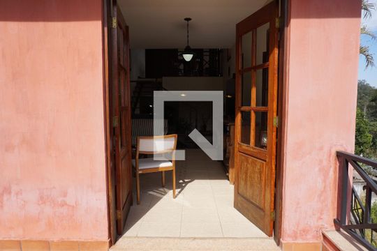 Varanda da Sala de casa de condomínio para alugar com 4 quartos, 300m² em Jardim Indaia, Embu das Artes