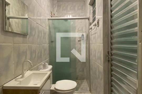 Banheiro casa 1 de apartamento à venda com 4 quartos, 300m² em Jardim Paulo Vi, São Paulo