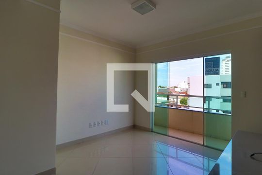 Sala de apartamento para alugar com 3 quartos, 90m² em Tibery, Uberlândia