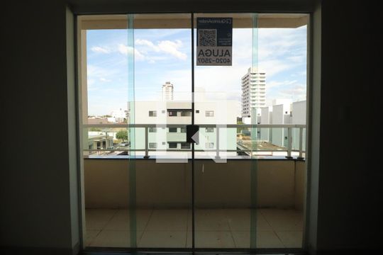 Sacada de apartamento para alugar com 3 quartos, 90m² em Tibery, Uberlândia