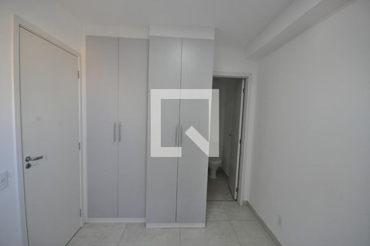 Quarto de apartamento à venda com 1 quarto, 27m² em Vila Mazzei, São Paulo