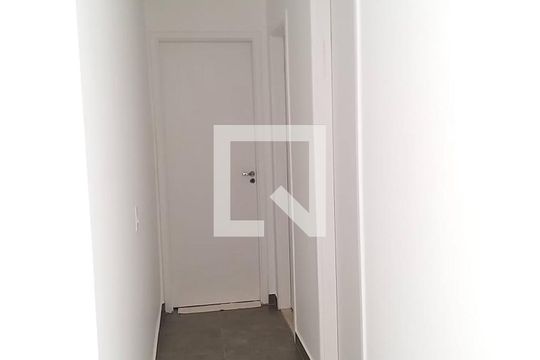 Corredor de apartamento para alugar com 2 quartos, 60m² em Jardim Barro Branco, Cotia