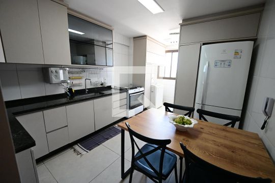Apartamento à venda com 3 quartos, 112m² em Setor Bueno, Goiânia