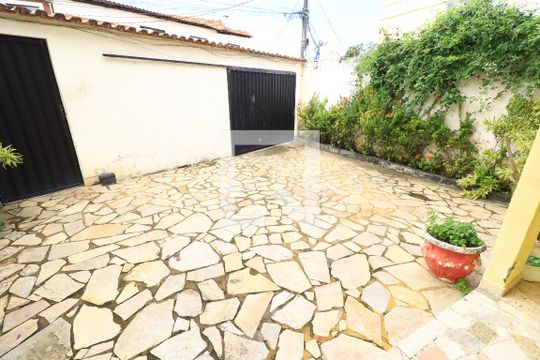 Casa para alugar com 3 quartos, 114m² em Itapuã, Salvador