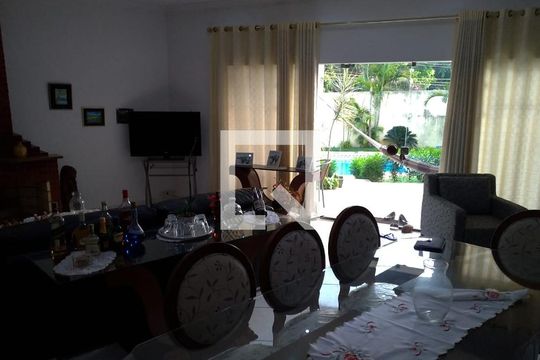 Sala de casa para alugar com 4 quartos, 366m² em Bairro dos Casa, São Bernardo do Campo
