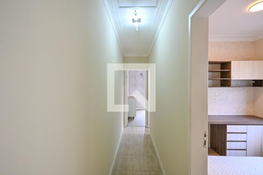 Corredor de casa para alugar com 3 quartos, 407m² em Parque Monte Alegre, Taboão da Serra