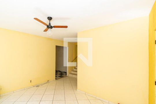 Sala de casa para alugar com 2 quartos, 60m² em Vila da Penha, Rio de Janeiro