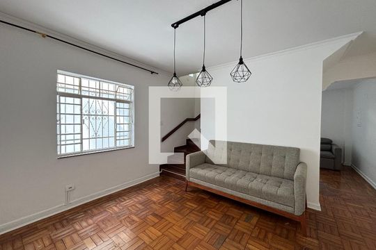 Sala de casa para alugar com 2 quartos, 230m² em Sumaré, São Paulo