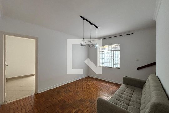 Sala de casa para alugar com 2 quartos, 230m² em Sumaré, São Paulo