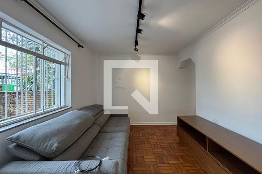 Sala de casa para alugar com 2 quartos, 230m² em Sumaré, São Paulo