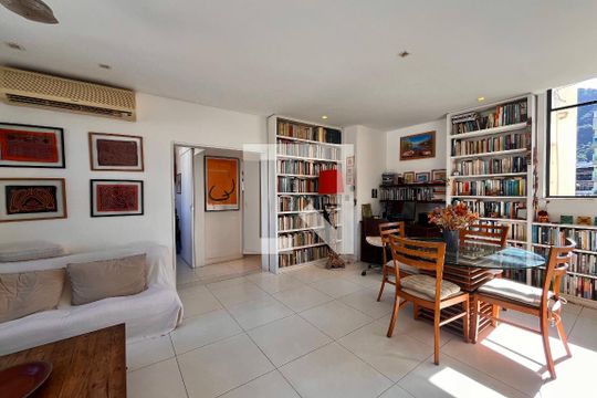 Sala de apartamento à venda com 2 quartos, 70m² em Gávea, Rio de Janeiro
