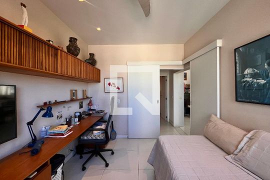 Quarto 1 de apartamento à venda com 2 quartos, 70m² em Gávea, Rio de Janeiro